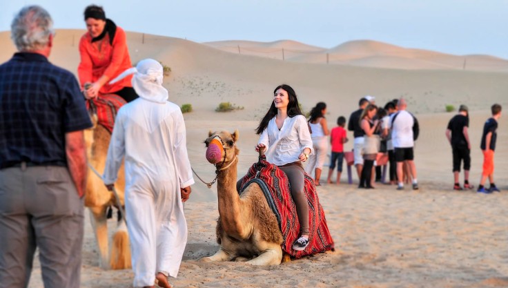 Abu-Dhabi-Desert-Ride_a_camel-1500x800